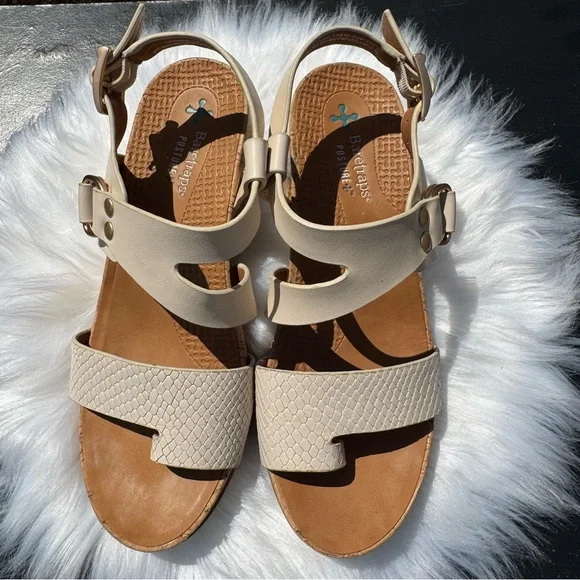 Baretraps LANDREY Women's Size 6.5M Tan Beige Sandals - Picture 2 of 9